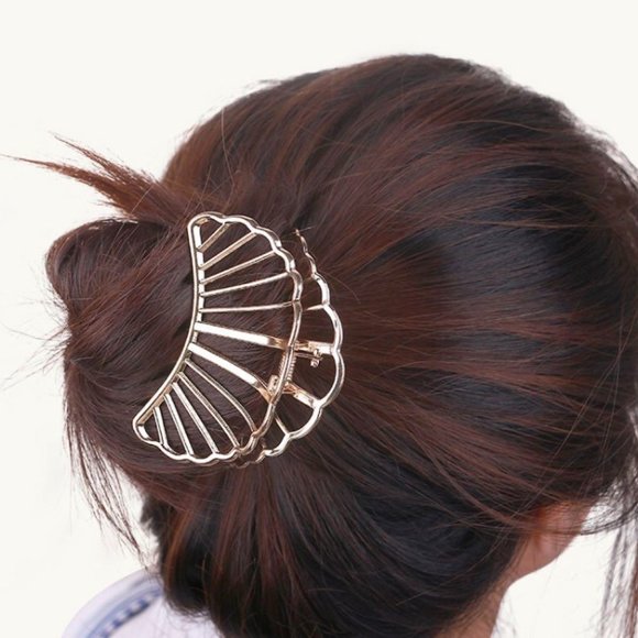 Mermaid Shell-shaped Hair Clip Silver